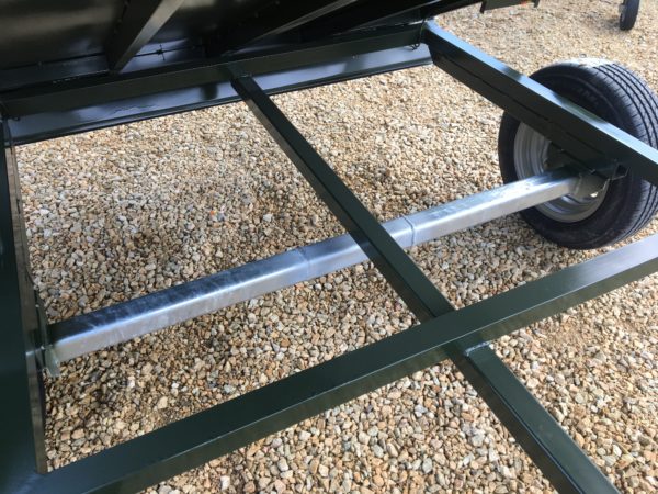 remolque basculante de carraca aceitunas escombro esconbro obra obras albañiles doble eje con frenpo dos ruedas chasis reforzado, reforzados 3 mm doble hoja
