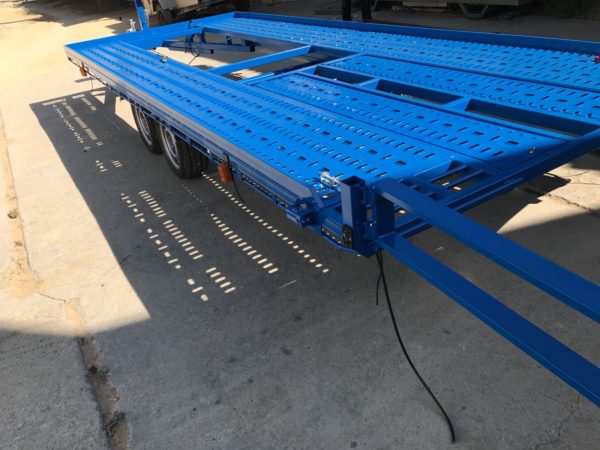 plataforma, chapa grua, chapa agujeros, enganche, grua, alquiler camion grua, comprar camion grua, portacoches eslingas, agarrar, eslingas, carracas, agarre de carraca, ruedas abajo, medidas, 2.5 met